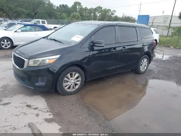 KNDMB5C18G6111187 2016 KIA SEDONA - Image 2