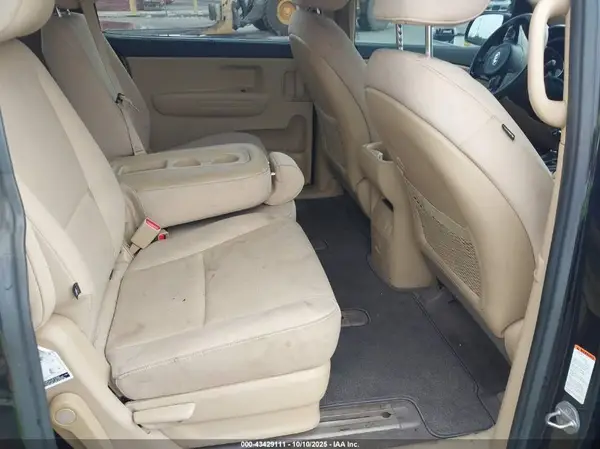 KNDMB5C18G6111187 2016 KIA SEDONA - Image 8