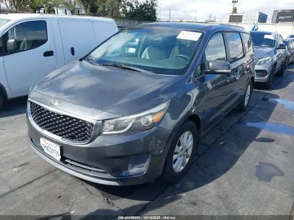 KNDMB5C18G6113988 2016 KIA SEDONA - Image 2
