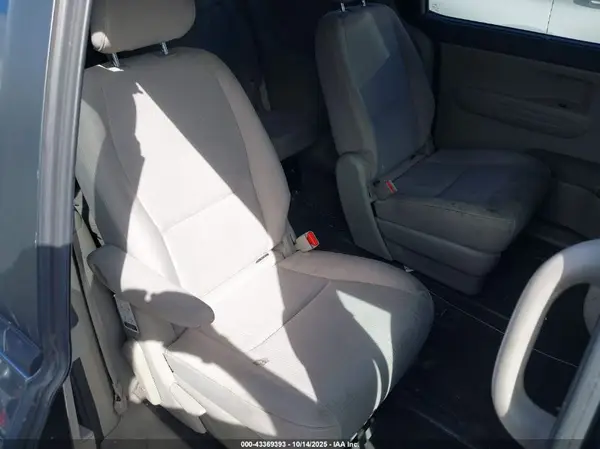 KNDMB5C18G6113988 2016 KIA SEDONA - Image 8