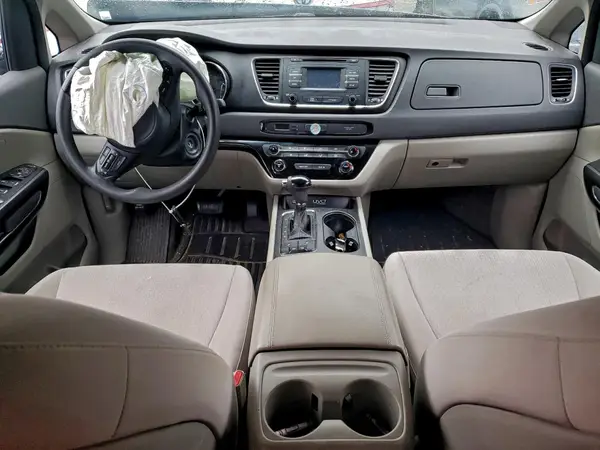 KNDMB5C18G6127695 2016 KIA SEDONA - Image 8