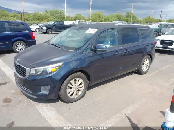 KNDMB5C18G6128037 2016 KIA SEDONA - Image 2