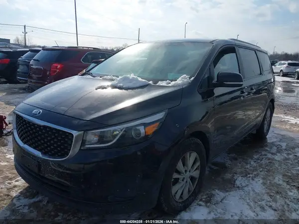 KNDMB5C18G6134629 2016 KIA SEDONA - Image 2