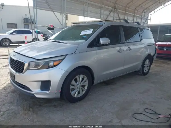KNDMB5C18G6142732 2016 KIA SEDONA - Image 2