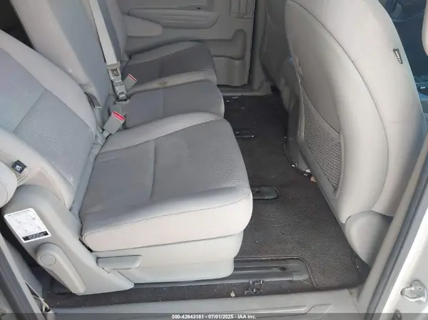 KNDMB5C18G6142732 2016 KIA SEDONA - Image 8