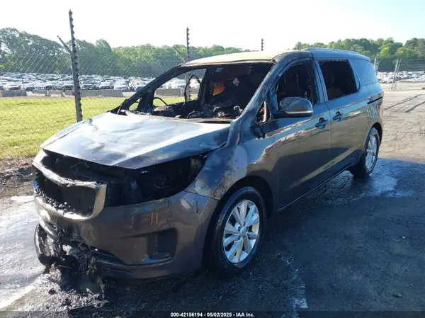 KNDMB5C18G6158980 2016 KIA SEDONA - Image 2