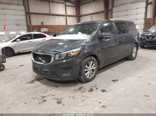 KNDMB5C18G6159515 2016 KIA SEDONA - Image 2
