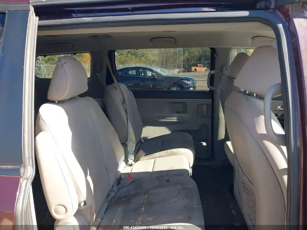 KNDMB5C18G6161166 2016 KIA SEDONA - Image 8