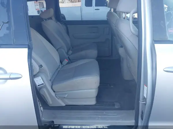 KNDMB5C18G6164472 2016 KIA SEDONA - Image 8