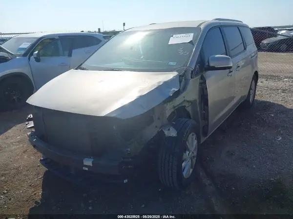 KNDMB5C18G6164777 2016 KIA SEDONA - Image 2
