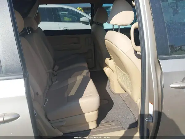 KNDMB5C18G6164777 2016 KIA SEDONA - Image 8