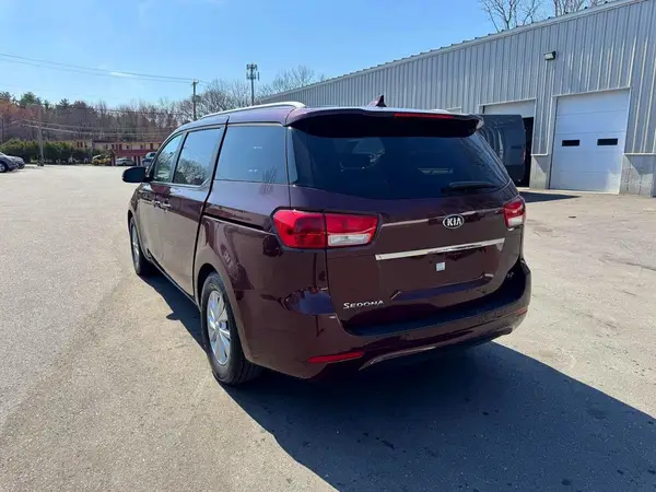 KNDMB5C18G6171969 2016 KIA SEDONA - Image 2
