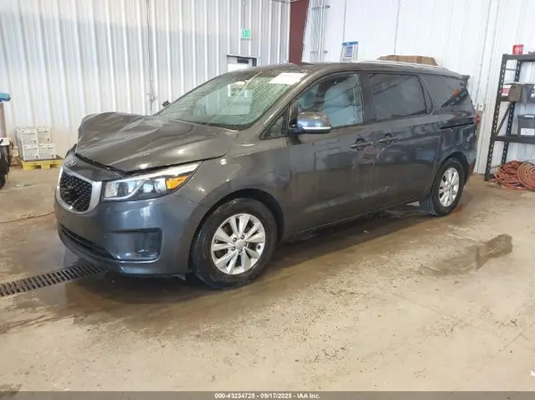 KNDMB5C18G6178971 2016 KIA SEDONA - Image 2