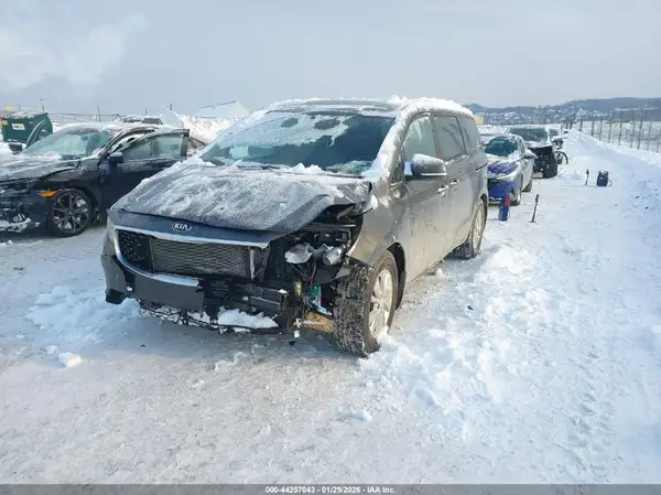 KNDMB5C18G6180025 2016 KIA SEDONA - Image 2