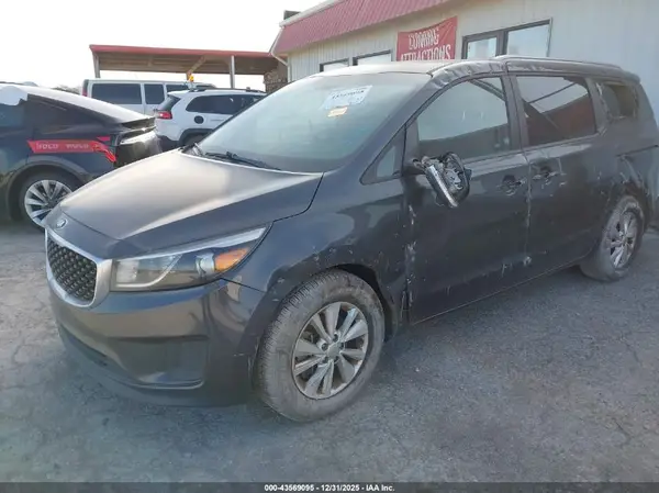 KNDMB5C18G6189484 2016 KIA SEDONA - Image 2