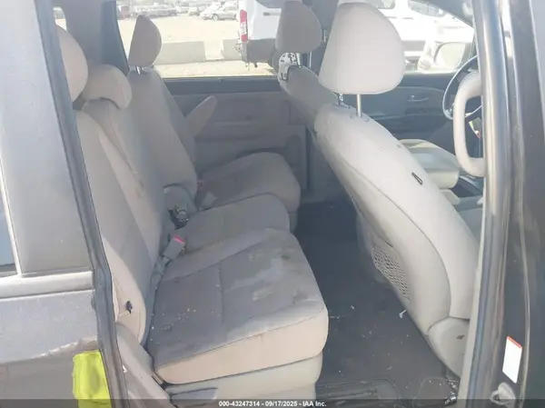 KNDMB5C18G6201195 2016 KIA SEDONA - Image 8
