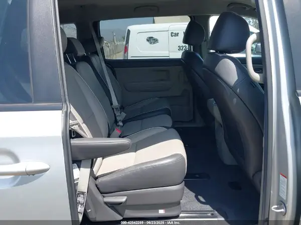 KNDMB5C18G6209782 2016 KIA SEDONA - Image 8