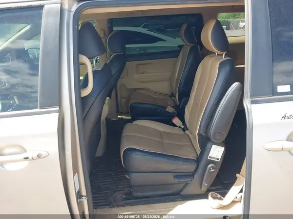 KNDMB5C18G6211807 2016 KIA SEDONA - Image 8