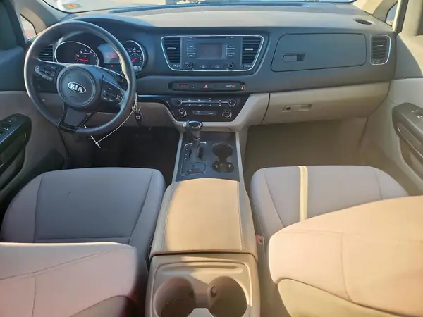 KNDMB5C18H6218466 2017 KIA SEDONA - Image 8