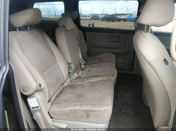 KNDMB5C18H6218659 2017 KIA SEDONA - Image 8