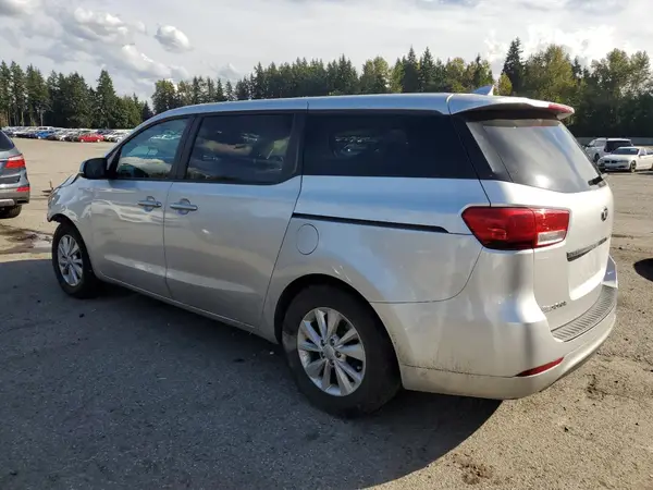 KNDMB5C18H6219133 2017 KIA SEDONA - Image 2