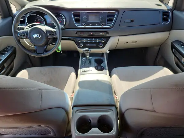 KNDMB5C18H6224199 2017 KIA SEDONA - Image 8