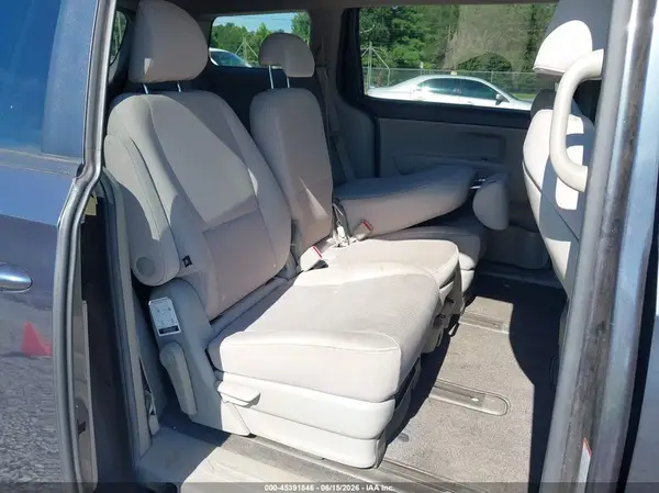 KNDMB5C18H6225367 2017 KIA SEDONA - Image 8