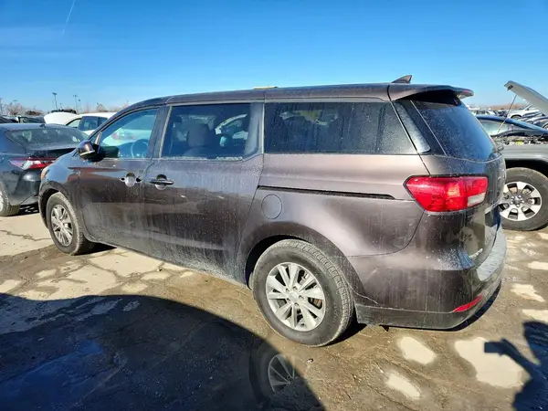 KNDMB5C18H6225420 2017 KIA SEDONA - Image 2