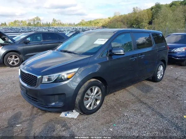 KNDMB5C18H6226180 2017 KIA SEDONA - Image 2