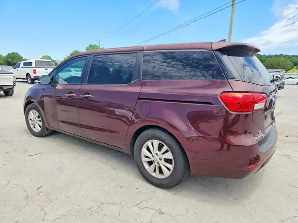 KNDMB5C18H6228432 2017 KIA SEDONA - Image 2