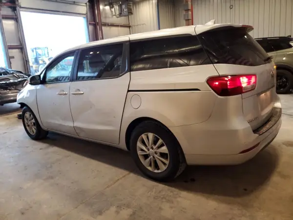 KNDMB5C18H6230438 2017 KIA SEDONA - Image 2