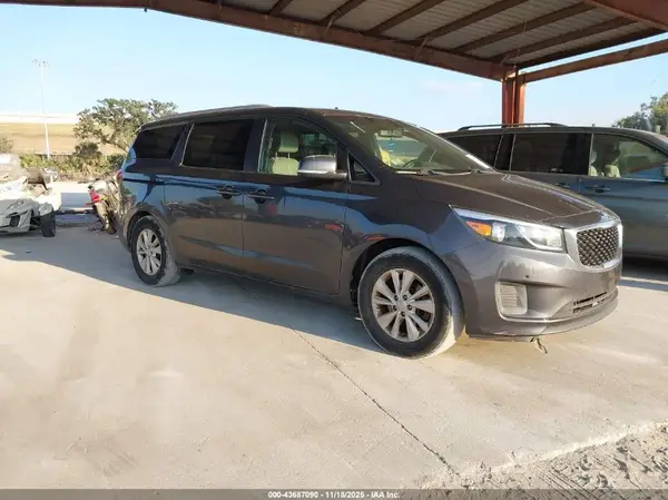 KNDMB5C18H6233596 2017 KIA SEDONA - Image 1
