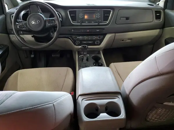 KNDMB5C18H6233694 2017 KIA SEDONA - Image 8
