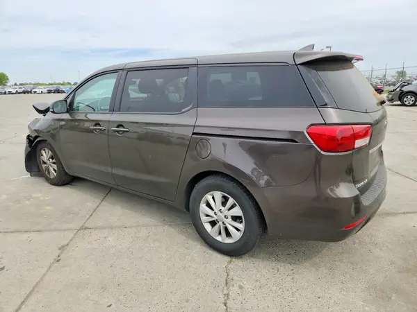 KNDMB5C18H6233906 2017 KIA SEDONA - Image 2