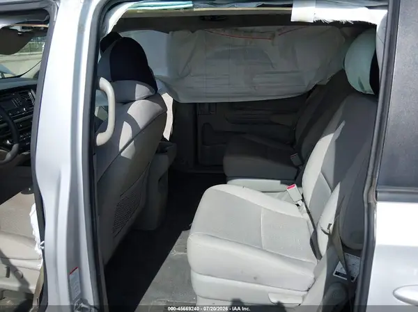 KNDMB5C18H6241973 2017 KIA SEDONA - Image 8