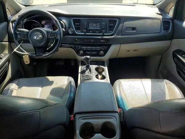 KNDMB5C18H6244114 2017 KIA SEDONA - Image 8
