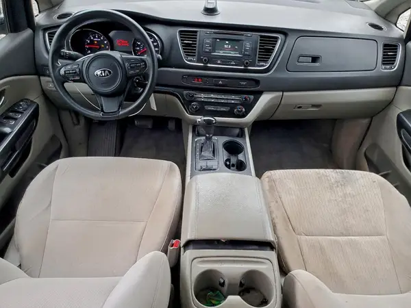 KNDMB5C18H6244789 2017 KIA SEDONA - Image 8