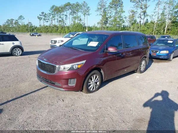 KNDMB5C18H6246686 2017 KIA SEDONA - Image 2
