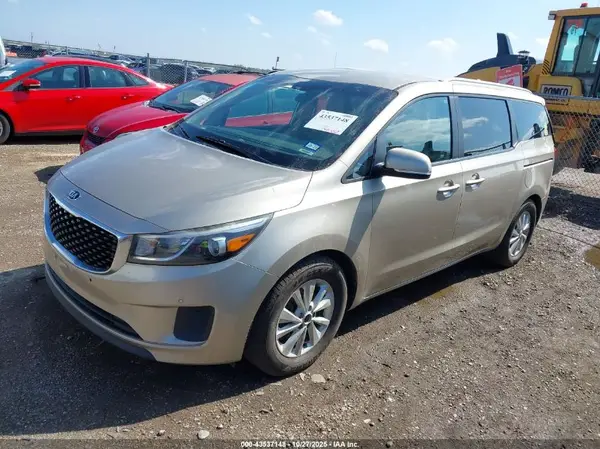 KNDMB5C18H6247031 2017 KIA SEDONA - Image 2