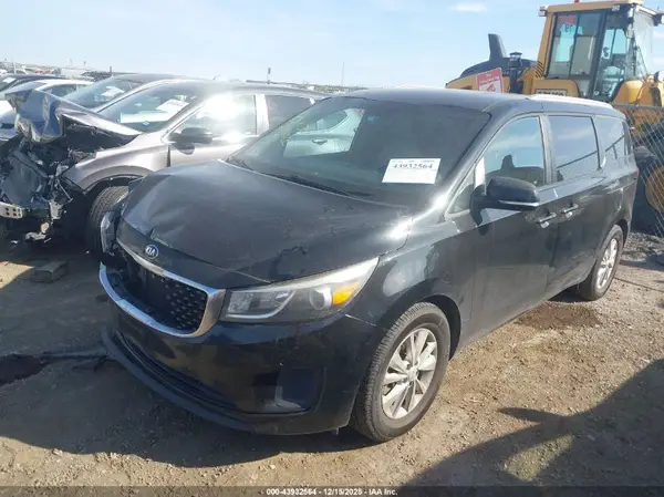 KNDMB5C18H6248728 2017 KIA SEDONA - Image 2