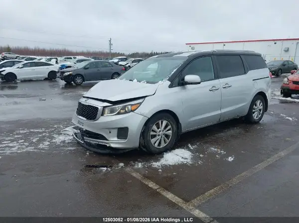 KNDMB5C18H6258157 2017 KIA SEDONA - Image 2