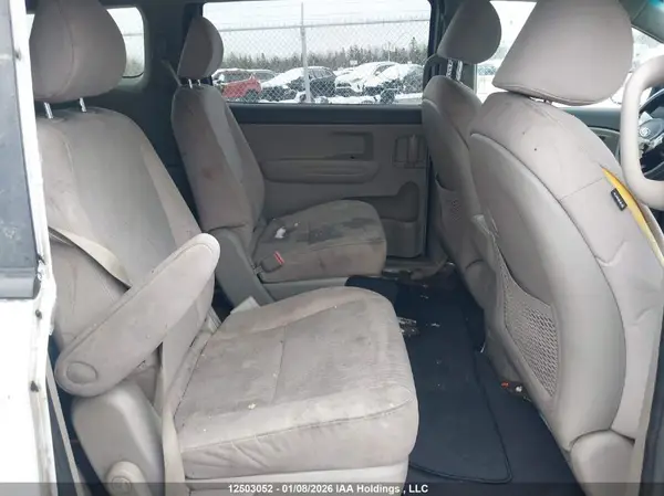 KNDMB5C18H6258157 2017 KIA SEDONA - Image 8
