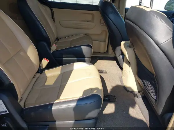 KNDMB5C18H6278912 2017 KIA SEDONA - Image 8