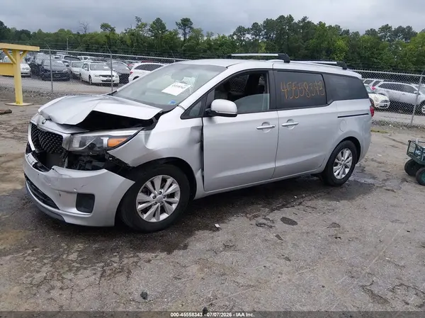 KNDMB5C18H6282295 2017 KIA SEDONA - Image 2