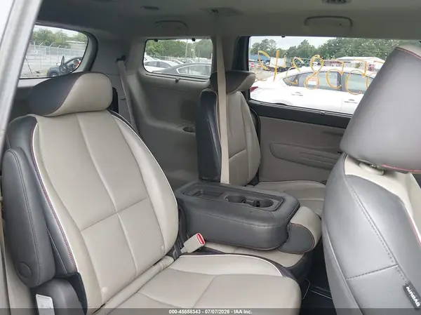 KNDMB5C18H6282295 2017 KIA SEDONA - Image 8