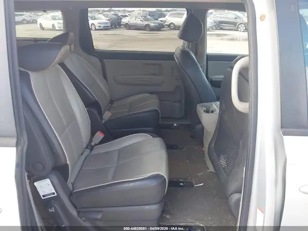 KNDMB5C18H6283138 2017 KIA SEDONA - Image 8
