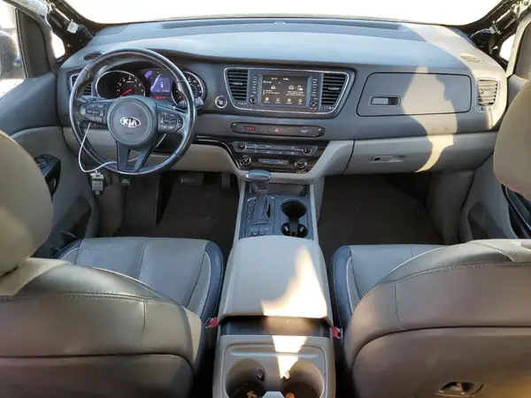 KNDMB5C18H6294026 2017 KIA SEDONA - Image 8
