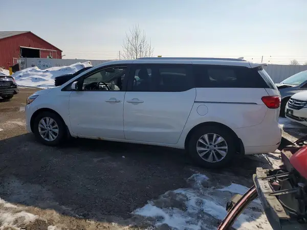 KNDMB5C18H6299033 2017 KIA SEDONA - Image 2