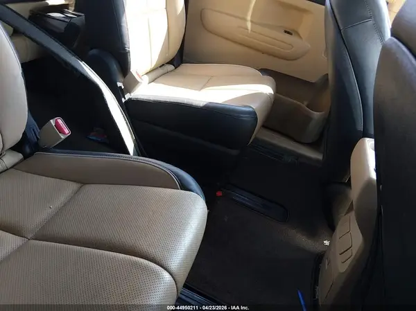 KNDMB5C18H6305509 2017 KIA SEDONA - Image 8