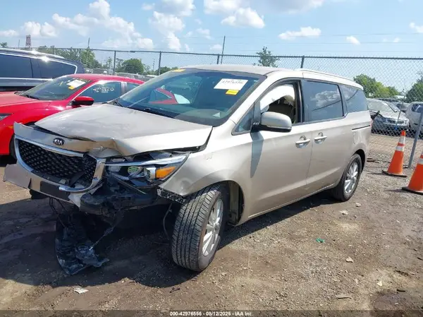 KNDMB5C18H6307230 2017 KIA SEDONA - Image 2